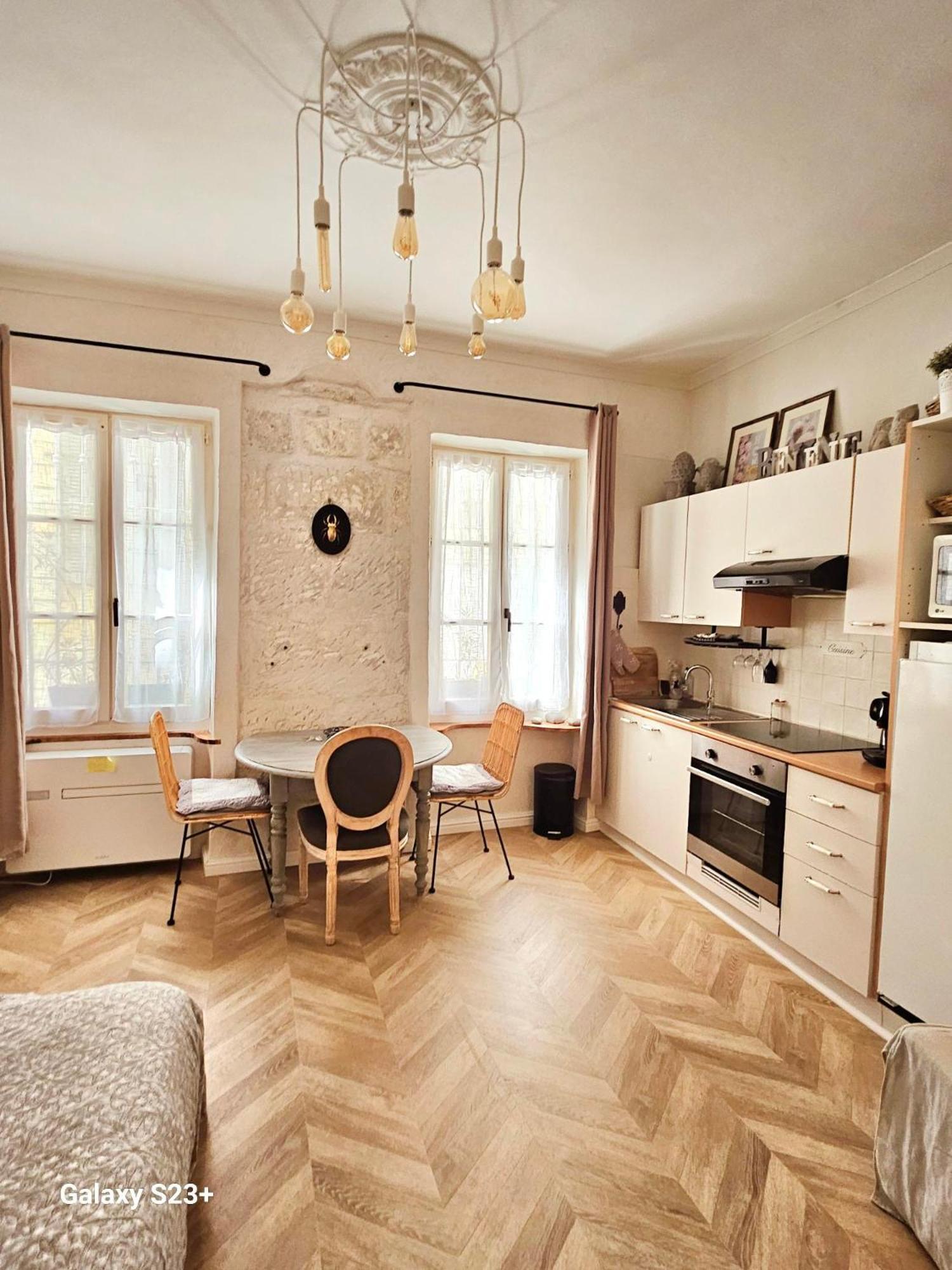 Studio Centre-Historique, A Deux Pas Du Palais, Wifi Avinyon Dış mekan fotoğraf